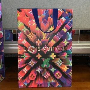 Louis Vuitton 2019 holiday shopping bag